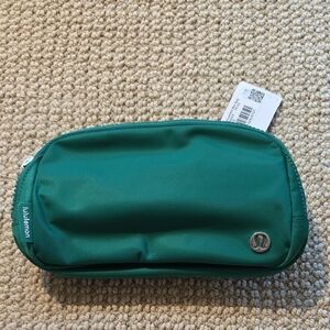 Lululemon Everywhere Belt Bag